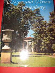 ZAMKI I OGRODY MEKLEMBURGII. 1975.